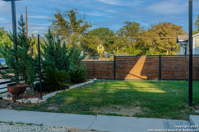 Image 3 of 21 For 1506 Wildwood Dr W