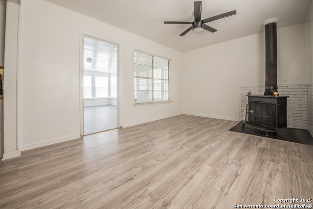 Image 3 of 12 For 219 Bushick