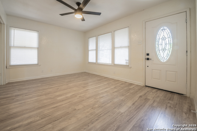 Image 4 of 12 For 219 Bushick