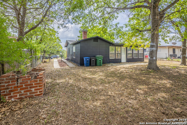 Image 5 of 12 For 219 Bushick