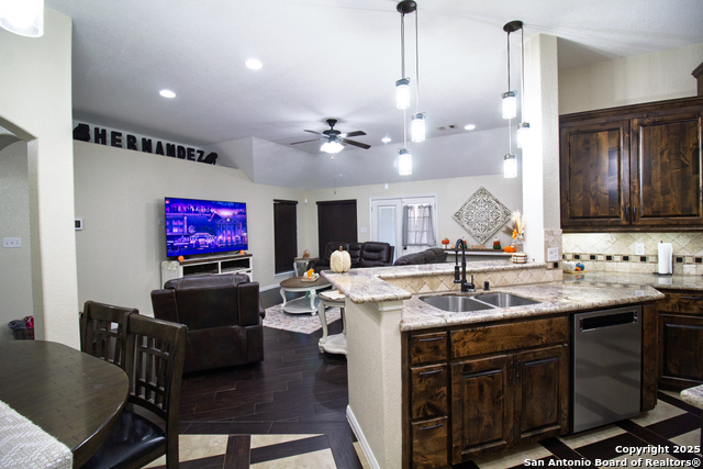 Image 13 of 35 For 504 Sullivan W