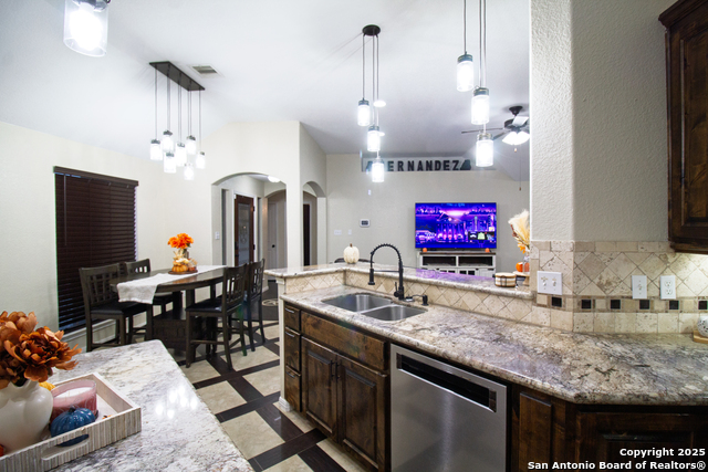 Image 15 of 35 For 504 Sullivan W