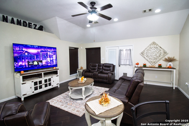 Image 16 of 35 For 504 Sullivan W