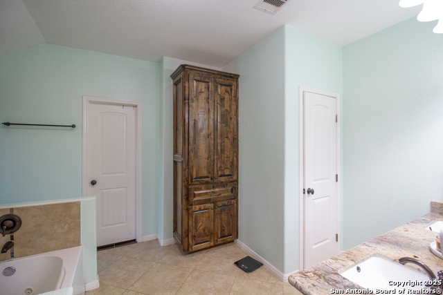 Image 19 of 35 For 504 Sullivan W