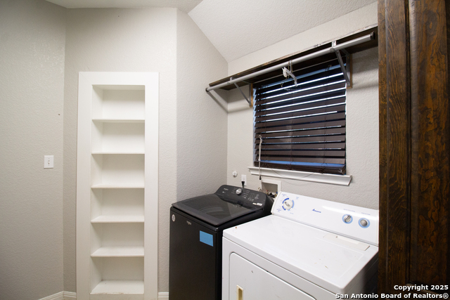 Image 28 of 35 For 504 Sullivan W