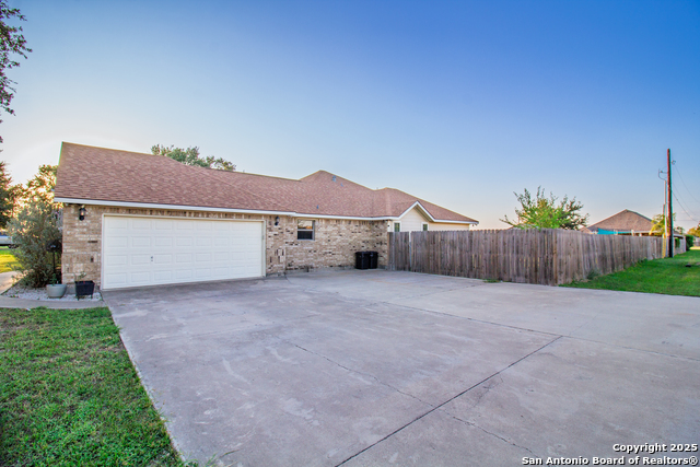 Image 31 of 35 For 504 Sullivan W