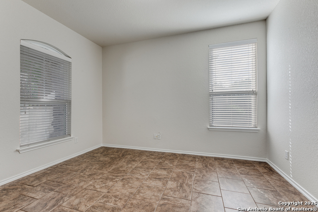 Listing photo id 3 for 8331 Gentry Crk