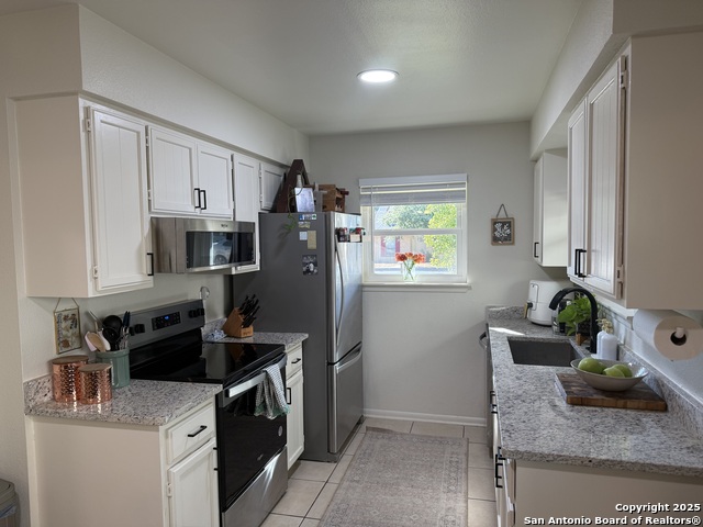 Listing photo id 0 for 135 Oak Grove