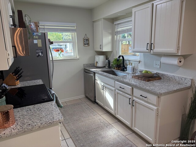 Listing photo id 3 for 135 Oak Grove