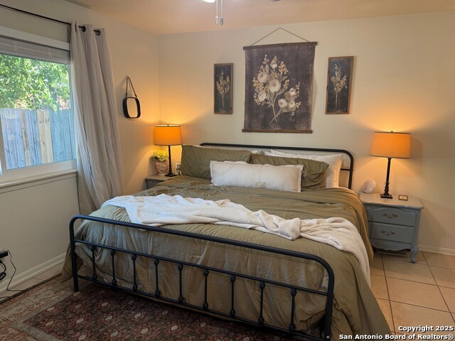 Listing photo id 4 for 135 Oak Grove