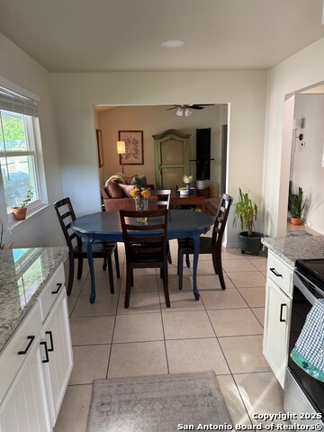 Listing photo id 6 for 135 Oak Grove