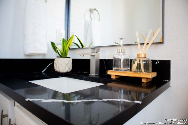 Image 18 of 36 For 9135 Granite Woods