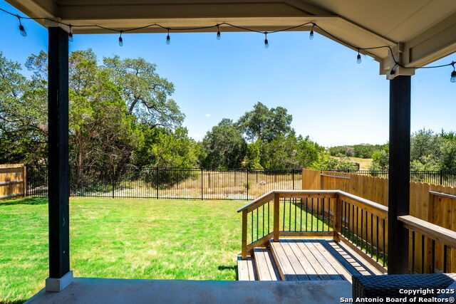 Listing photo id 14 for 1420 Quarry Rock