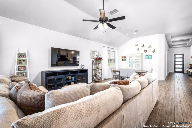 Listing photo id 16 for 1420 Quarry Rock