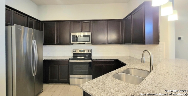 Image 6 of 15 For 2232 And 2234 Avery Village