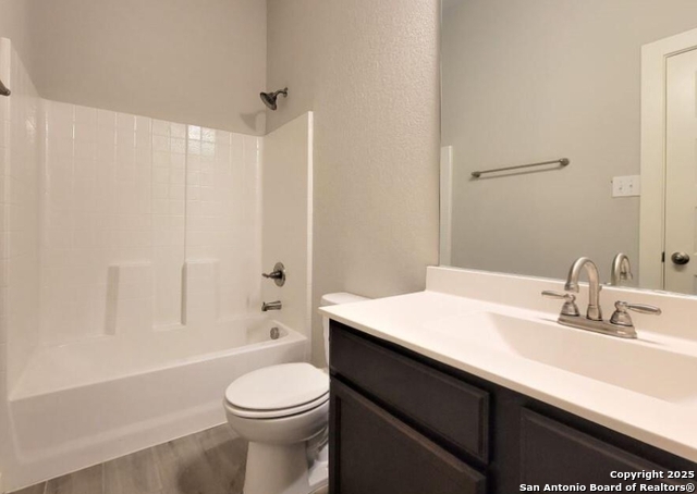 Image 7 of 15 For 2232 And 2234 Avery Village