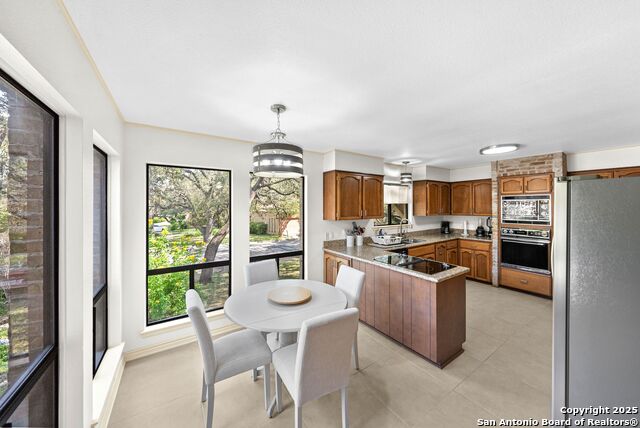 Image 21 of 44 For 12026 Mission Trace