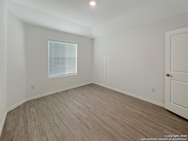 Image 17 of 25 For 622 Bean Bend