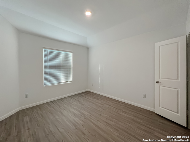 Image 18 of 25 For 622 Bean Bend