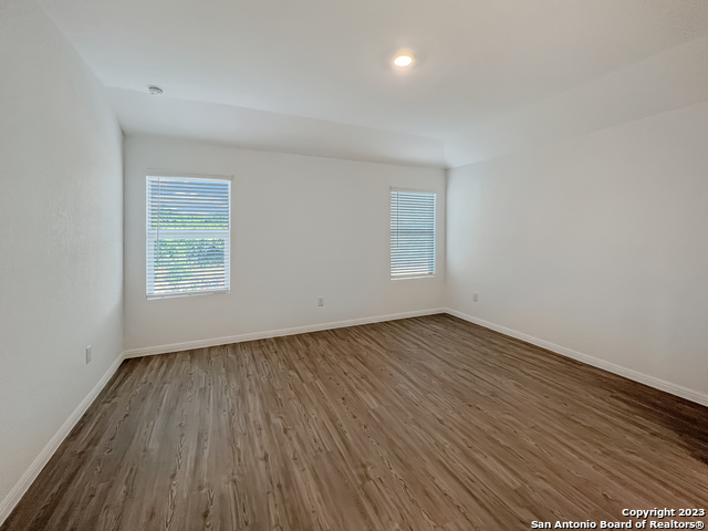 Image 19 of 25 For 622 Bean Bend