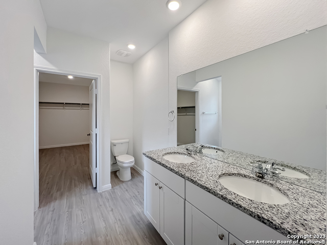 Image 21 of 25 For 622 Bean Bend