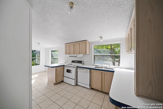 Image 8 of 19 For 106 Haeckerville Rd