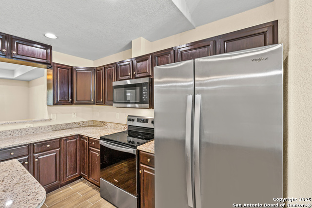 Image 19 of 32 For 6610 Woodstock