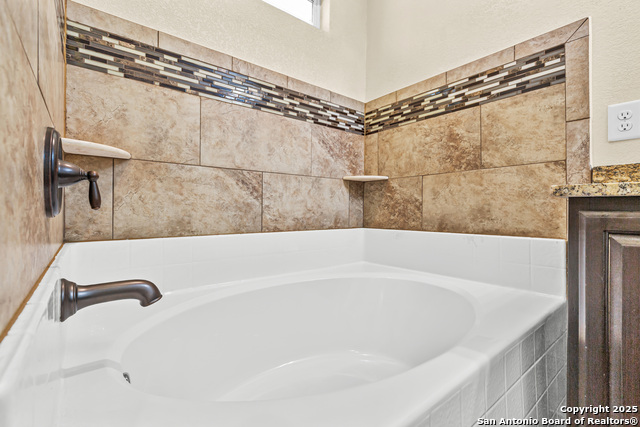 Image 25 of 32 For 6610 Woodstock