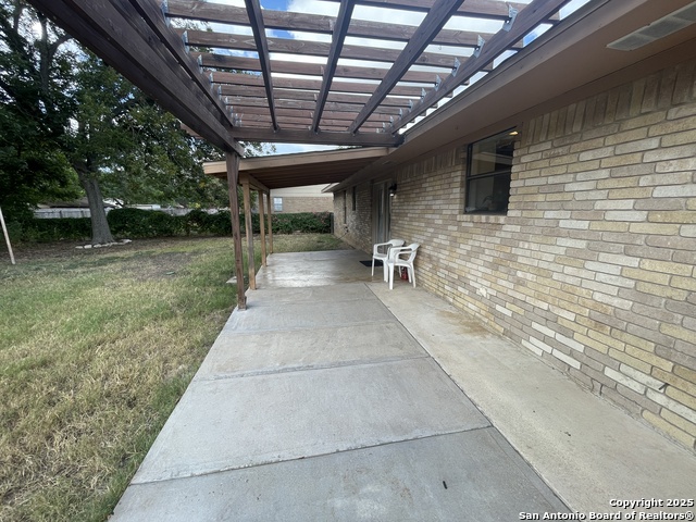 Image 28 of 31 For 1346 Carnation