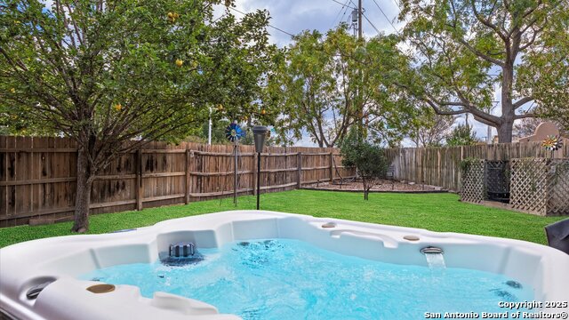 Listing photo id 29 for 1165 Kite  