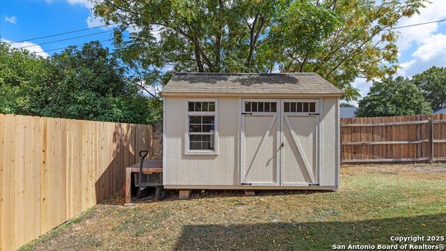 Listing photo id 32 for 1165 Kite  