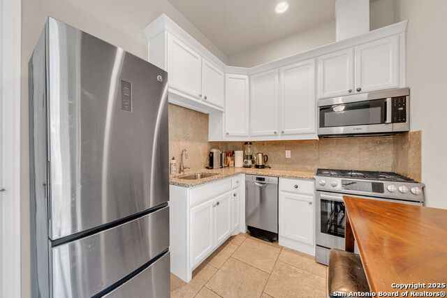 Image 33 of 50 For 3006 Comal Springs