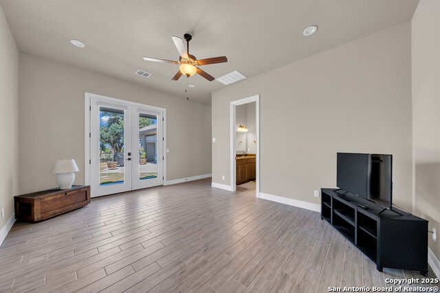 Image 40 of 50 For 3006 Comal Springs