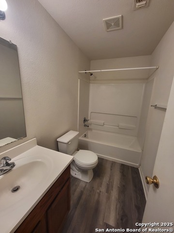 Image 11 of 15 For 10006 Vasso View 4