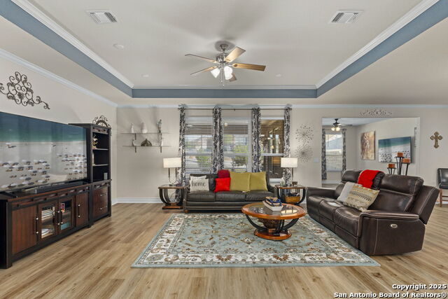 Image 9 of 41 For 12813 Hollowing Lake