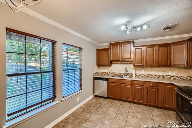 Image 10 of 26 For 4903 Village Spring