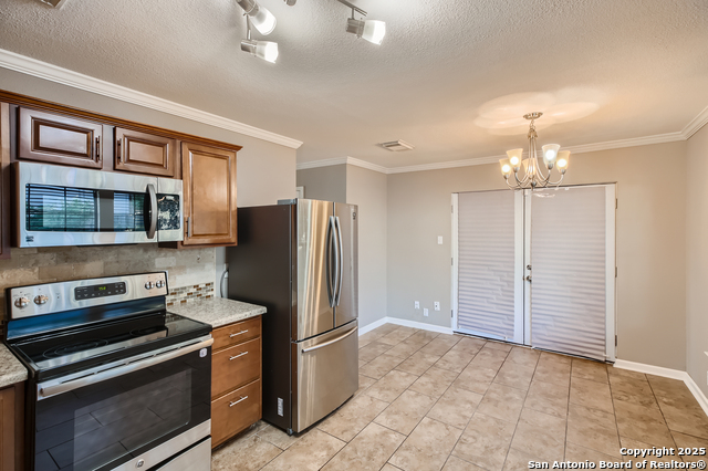 Image 8 of 26 For 4903 Village Spring