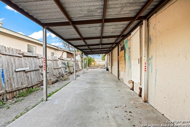 Listing photo id 8 for 1026 Fitch  