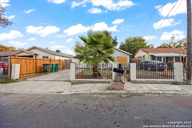 Listing photo id 0 for 1026 Fitch  