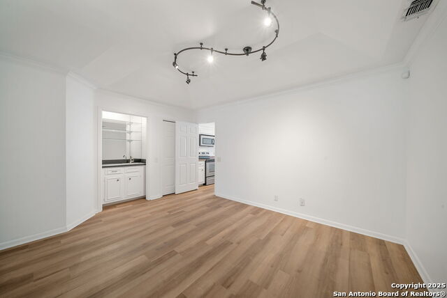 Image 12 of 30 For 8415 Fredericksburg Rd  704