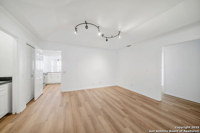 Image 13 of 30 For 8415 Fredericksburg Rd  704