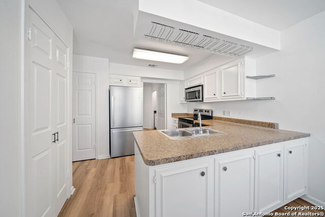 Image 17 of 30 For 8415 Fredericksburg Rd  704