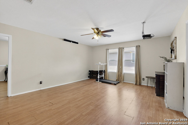 Image 13 of 21 For 3324 Sherwin Dr.