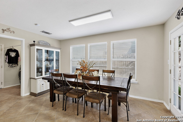 Image 7 of 21 For 3324 Sherwin Dr.