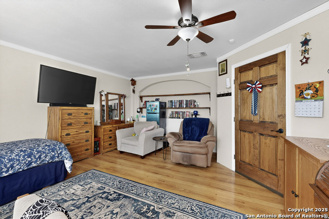 Image 9 of 21 For 3324 Sherwin Dr.