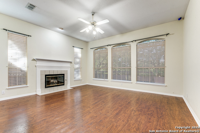 Listing photo id 11 for 8414 Blackcastle