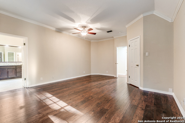 Listing photo id 14 for 8414 Blackcastle