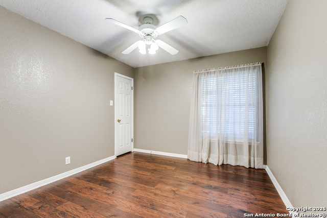 Listing photo id 17 for 8414 Blackcastle