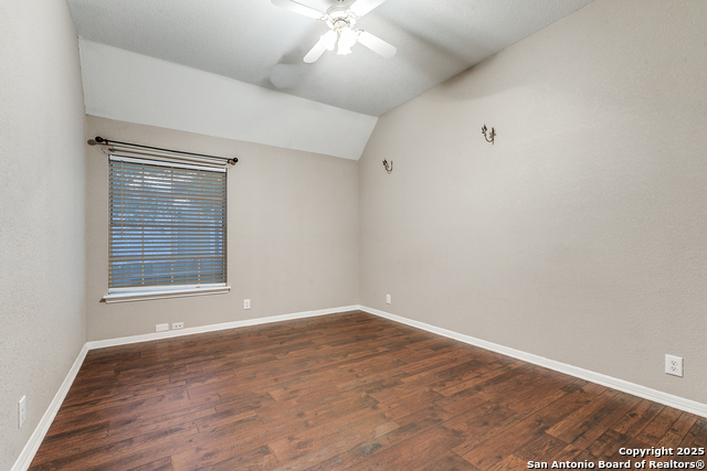 Listing photo id 18 for 8414 Blackcastle