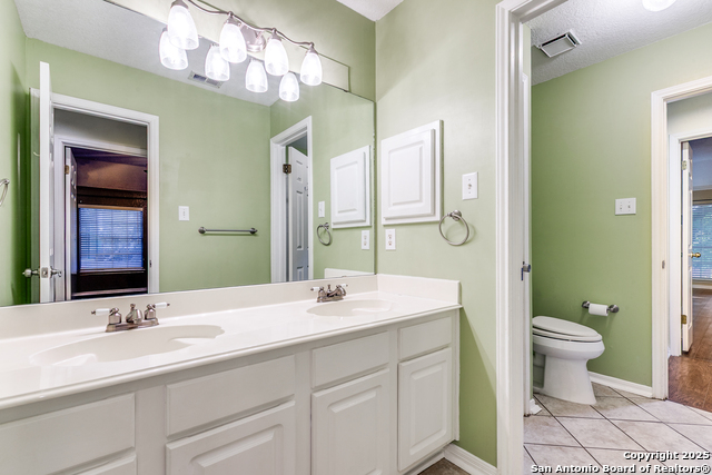 Listing photo id 19 for 8414 Blackcastle